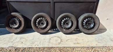 Cerchi con gomme invernali 185/60 R15 