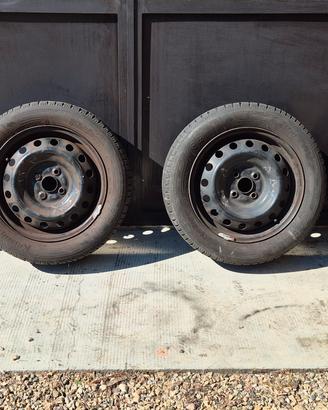 Cerchi con gomme invernali 185/60 R15 