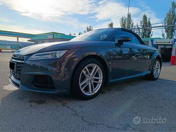 AUDI TT Roadster 1.8 TFSI S-line est. e int.