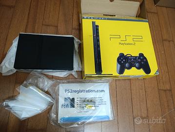 Play Station completa di giochi e accessori.