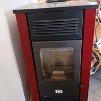 STUFA NOCCIOLINO PELLET 100 Mq.pari al nuovo