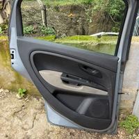 Porta posteriore lato sinistro grande punto