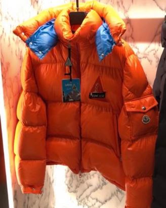 Moncler arancio tg7