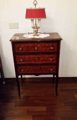 Comodini di antiquariato