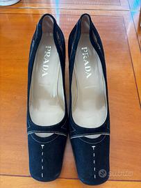 Décolleté Prada vintage in camoscio nero