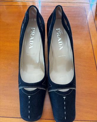 Décolleté Prada vintage in camoscio nero