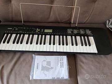 pianola Casio a batterie con custodia 