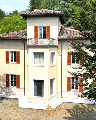 Villa di 380 m² con più di 5 locali a Terzo