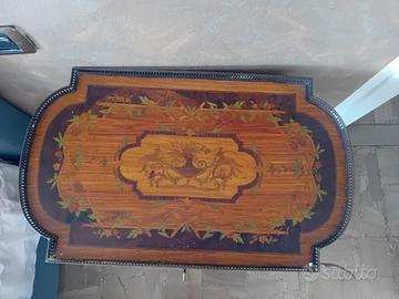 Tavolino antico in stile Luigi XV/XVI – Intarsiato