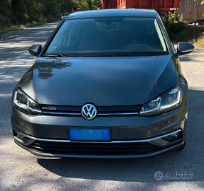 Volkswagen Golf Highline 1.5TGI 130cv DSG 07/2020