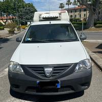 Dacia Logan con gruppo frigo