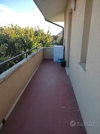 Bilocale con ampio balcone a 200 MT dal centro 