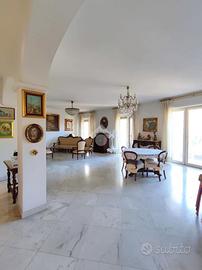 5 LOCALI A NAPOLI