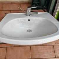 Due lavandini, Ideal standard