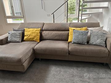 Divano letto di poltrone sofà colore tortora