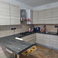 cucina a penisola completa di elettrodomestici 