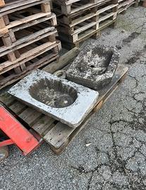 Acquasantiere in marmo