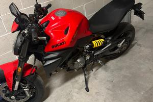 Ducati monster v2 890