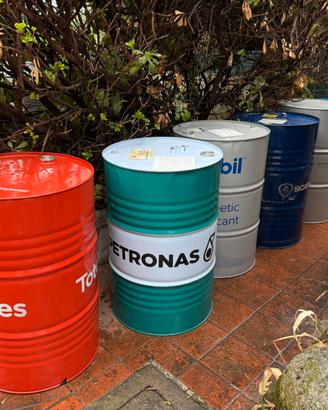 Bidoni arredamento stile officina fusti