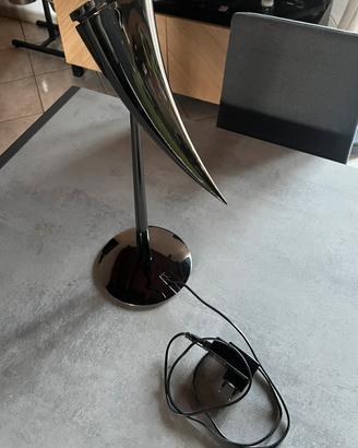 Lampada da tavolo Flos Ara nera
