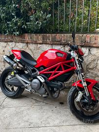Ducati monster 696 2009