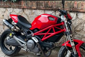 Ducati monster 696 2009