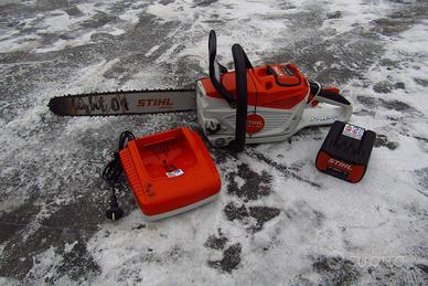 STIHL MSA 300 nuova 2 batterie e caricabatterie 
