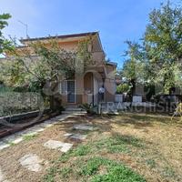 Villetta quadrifamiliare Anzio [Via De AmicisVRG]