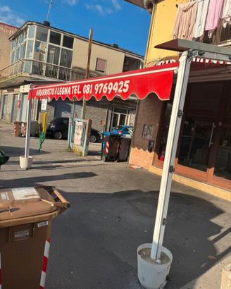 Tenda con chiusure laterali