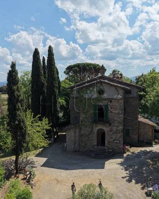 Rustico / Casale di 300 m² con 5 locali e posto au