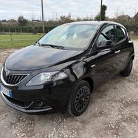 Lancia Ypsilon 1.0 FireFly 5 porte S&S Hybrid Gold