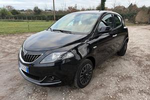 Lancia Ypsilon 1.0 FireFly 5 porte S&S Hybrid Gold