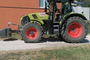 Claas Arion 630