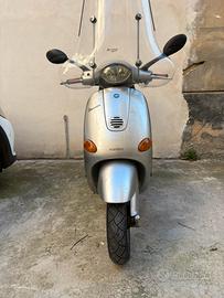 Vespa 125 ET4