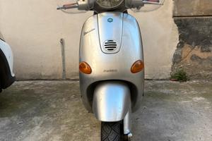 Vespa 125 ET4
