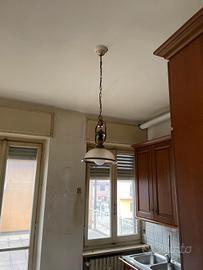  cucina completa e lampadari