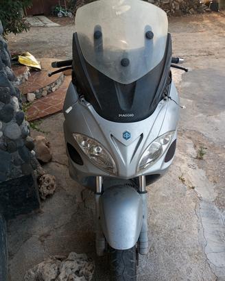 Piaggio x9