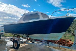 Barca cabinata Vega 550