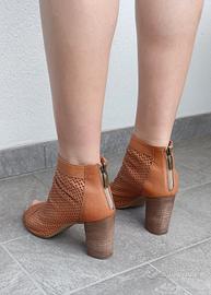 scarpe donna n. 40 tacco 8 cm. 