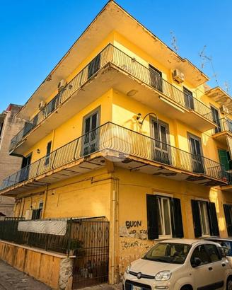 3 LOCALI A TORRE DEL GRECO