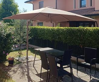 Ombrellone da giardino 3x3  girevole a 360 gradi.