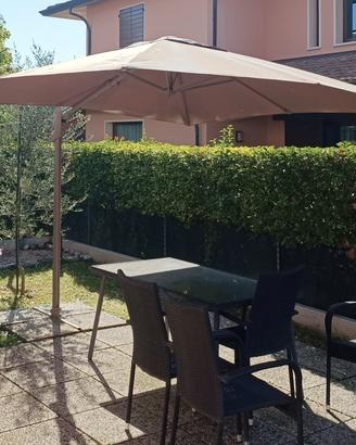 Ombrellone da giardino 3x3  girevole a 360 gradi.