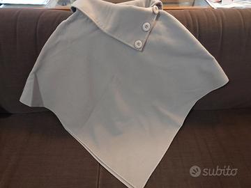 PONCHO BEIGE CON 3 BOTTONI