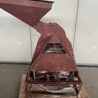 Mulino per cereali da attaccare al trattore