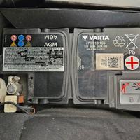 Batteria AGM Auto VARTA 12V 68 Ah 680 A