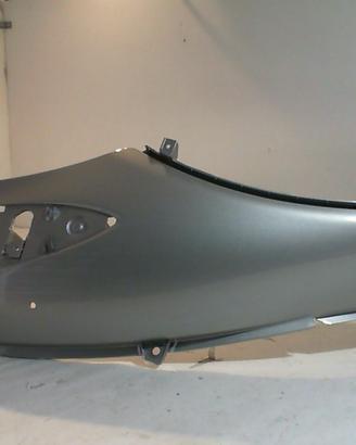 FIANCATA POSTERIORE SX. BEVERLY PIAGGIO CM01410140