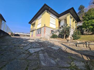 VILLA SINGOLA A CASTELLAMONTE