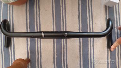 2 manubri bici: gravel JUST 46 cm + piatto MTB