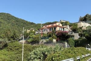 BIFAMILIARE A CHIAVARI