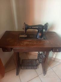 Macchina da cucire antica